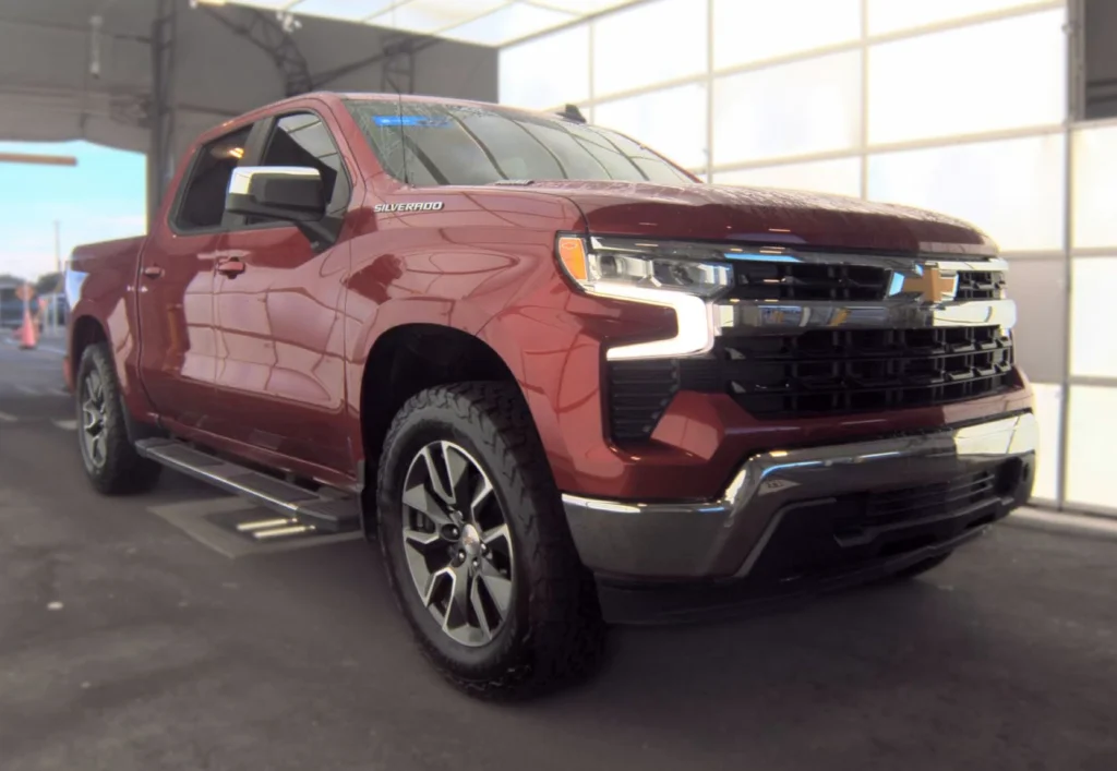 Used 2023 Red Chevrolet LT image 4