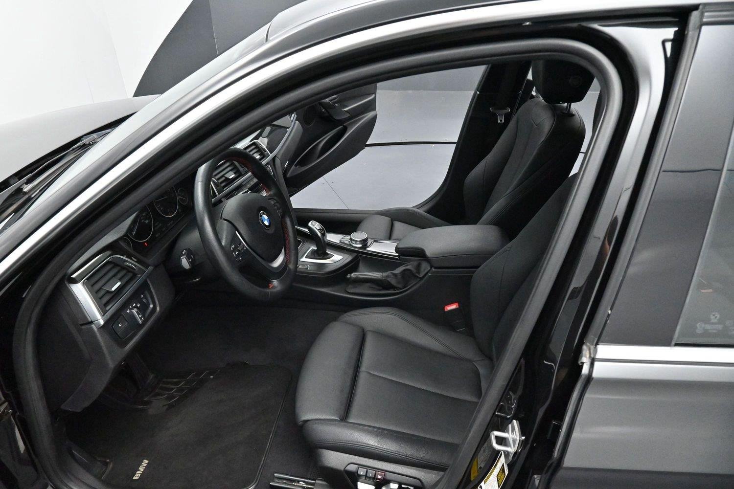 Used 2018 Black Sapphire Metallic BMW 330i image 11
