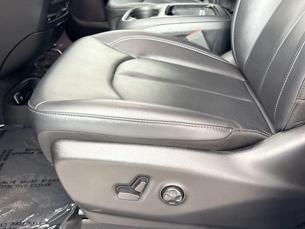 Used 2024 White Chrysler Touring L image 20