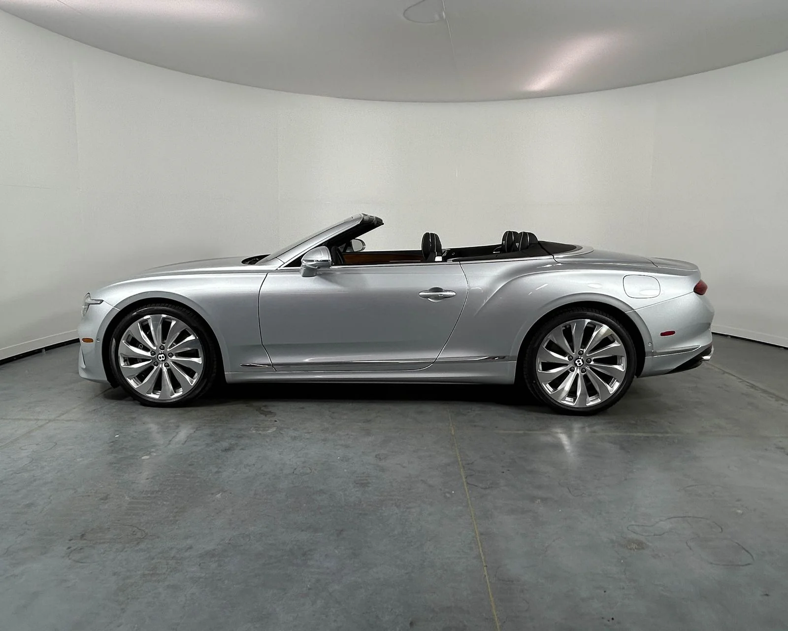 New 2026  Bentley V8 image 11