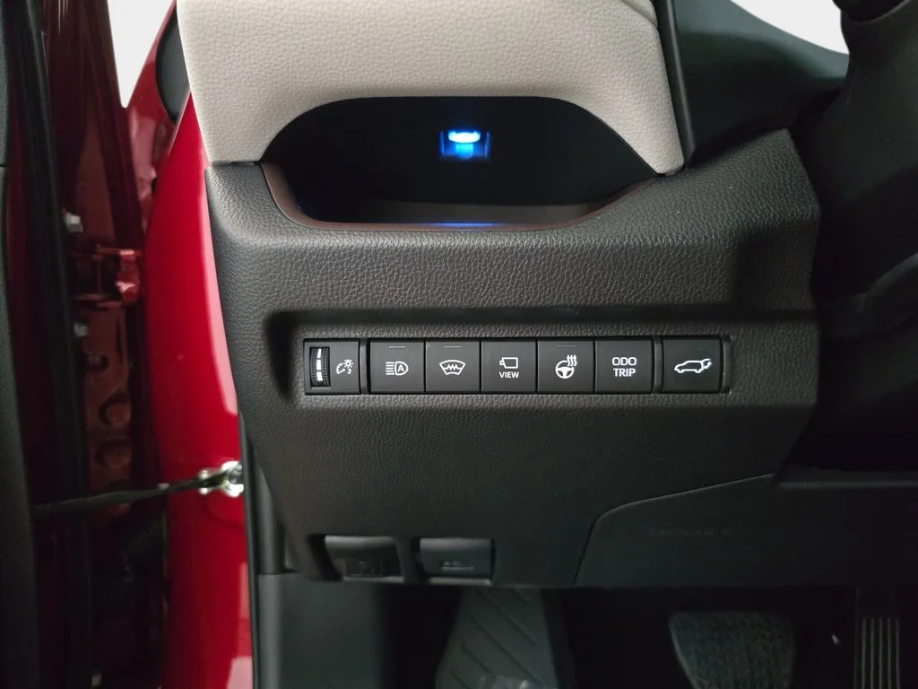 Used 2025 Red Toyota Limited image 28