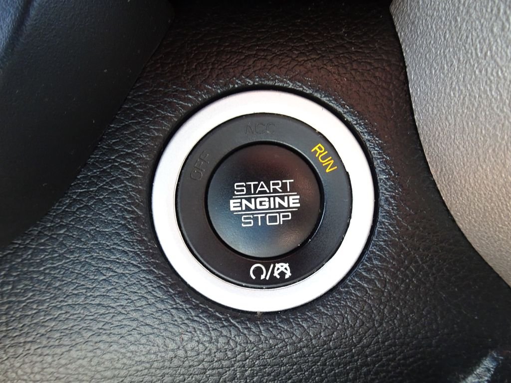 Used 2022 Red Ram Laramie image 18