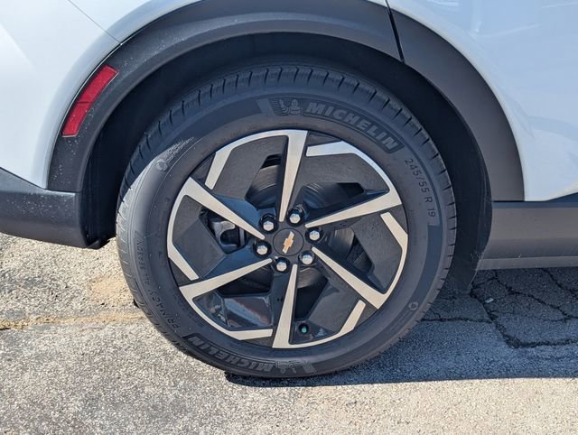 New 2026 Summit White Chevrolet LT image 3