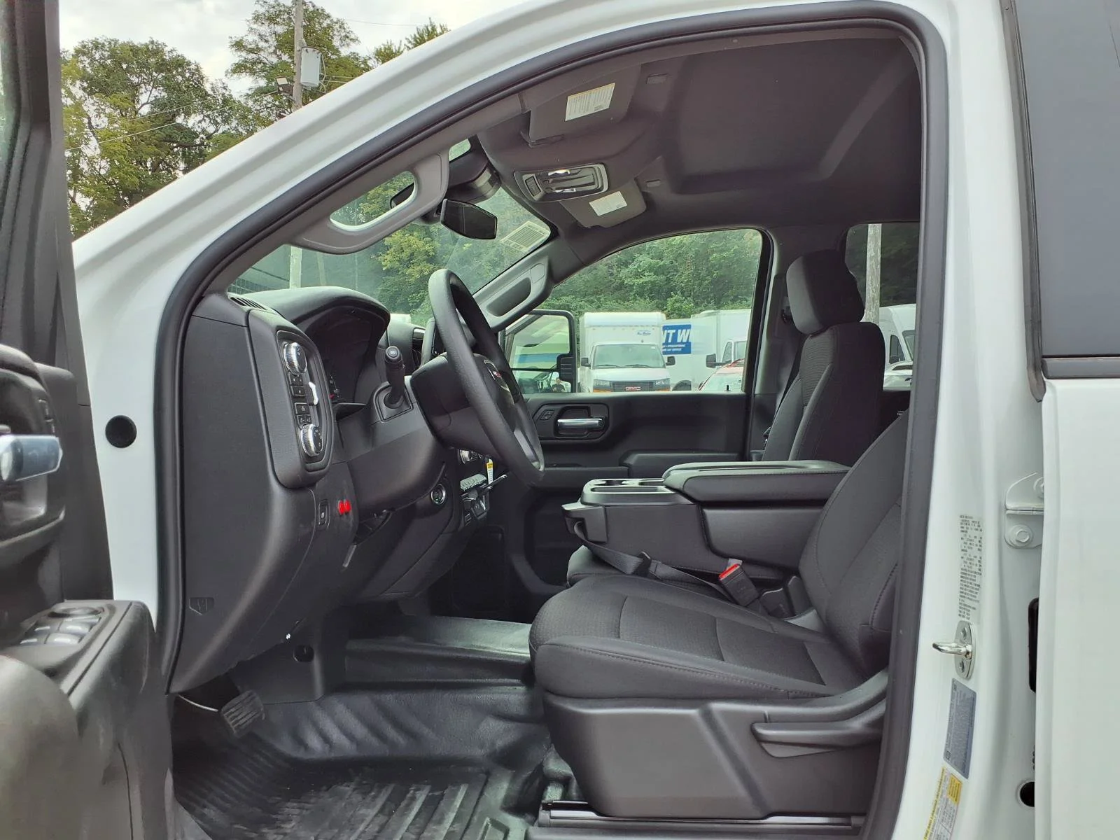2026 GMC Sierra 3500 Chassis Cab Pro - Photo 20