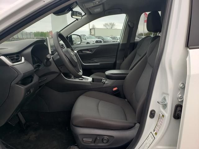 Used 2025 White Toyota XLE image 10