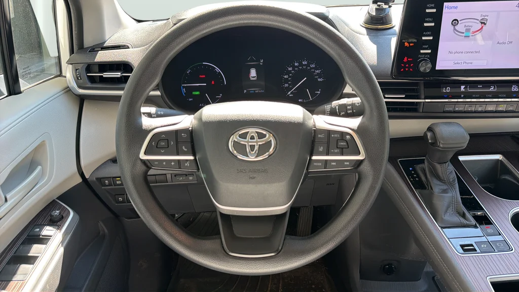 Used 2021 White Toyota LE image 12