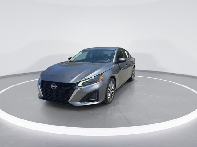Used 2024 Gray Nissan 2.5 SV image 3