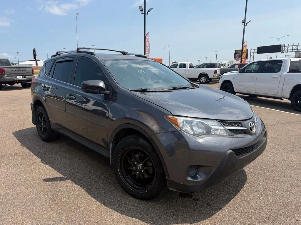 Used 2015 Gray Toyota LE image 8