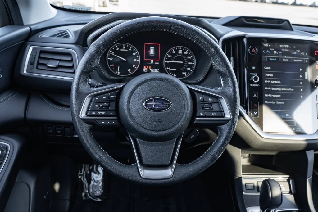 Used 2025 Cosmic Blue Pearl Subaru Limited image 15