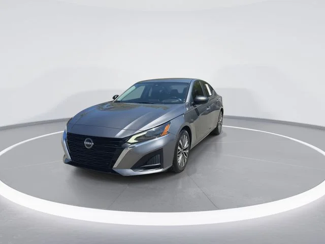Used 2024 Gray Nissan 2.5 SV image 3