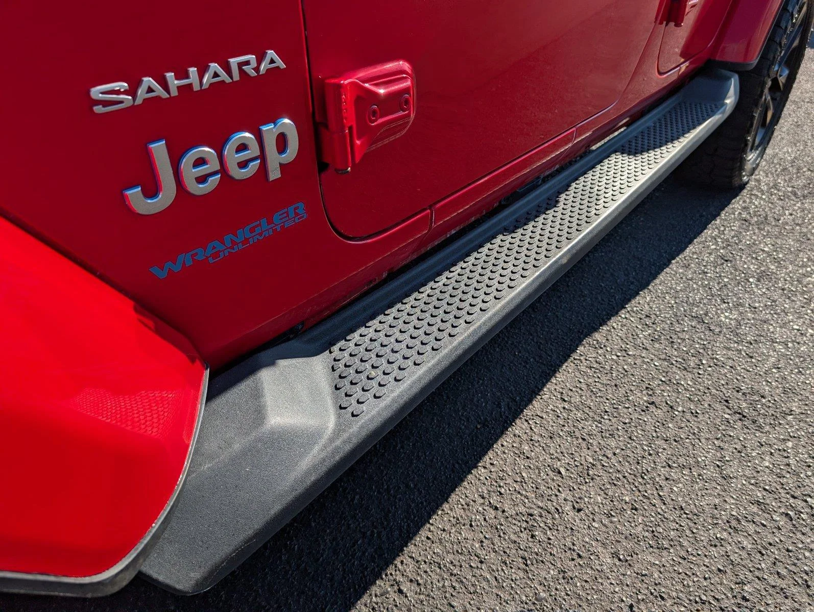 Used 2022 Firecracker Red Clearcoat Jeep Unlimited Sahara image 13