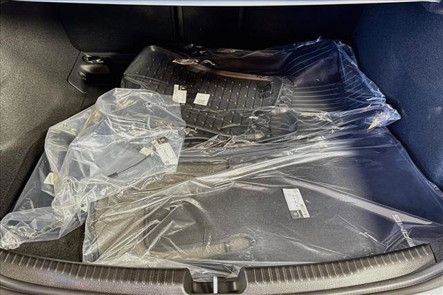 New 2026 MANUFAKTUR Alpine Grey Mercedes-Benz C 300 image 54
