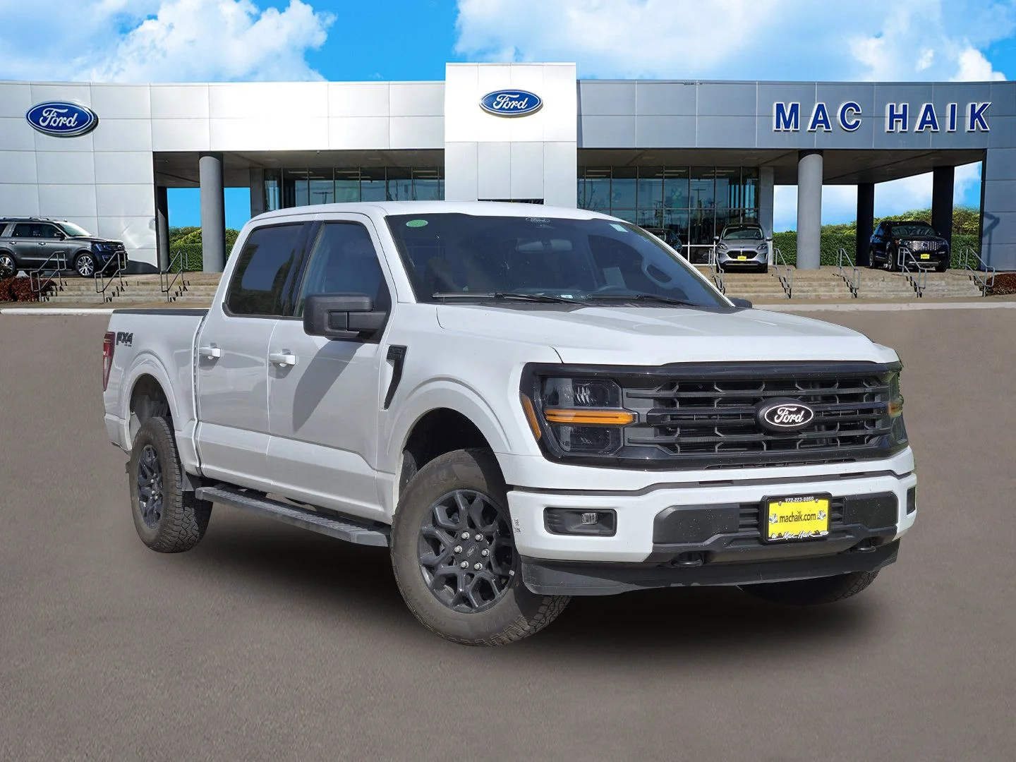 New 2026 Oxford White Ford XLT image 1