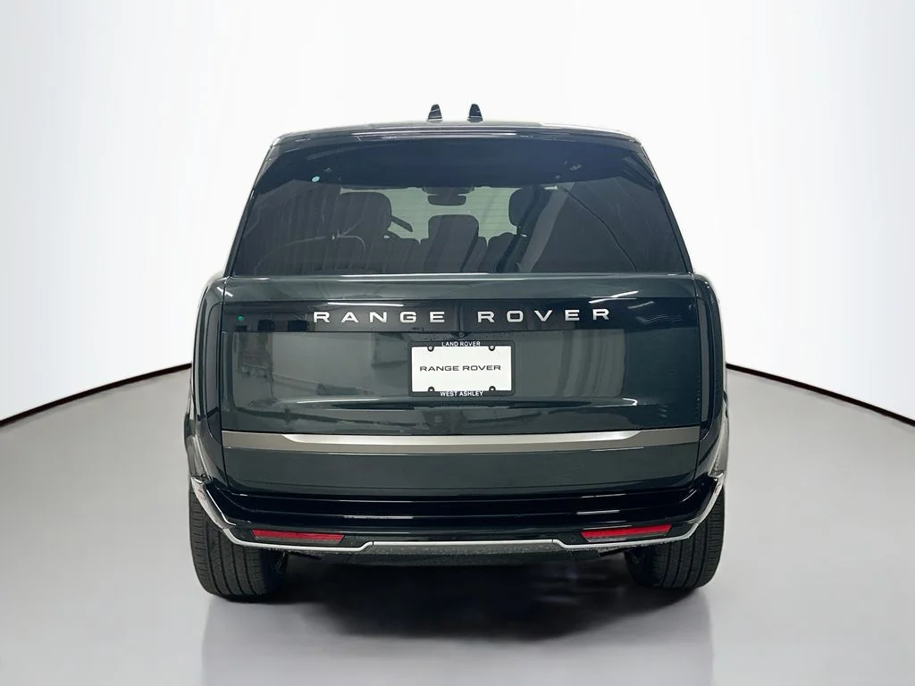 New 2026 Belgravia Green Metallic Land Rover SE image 10