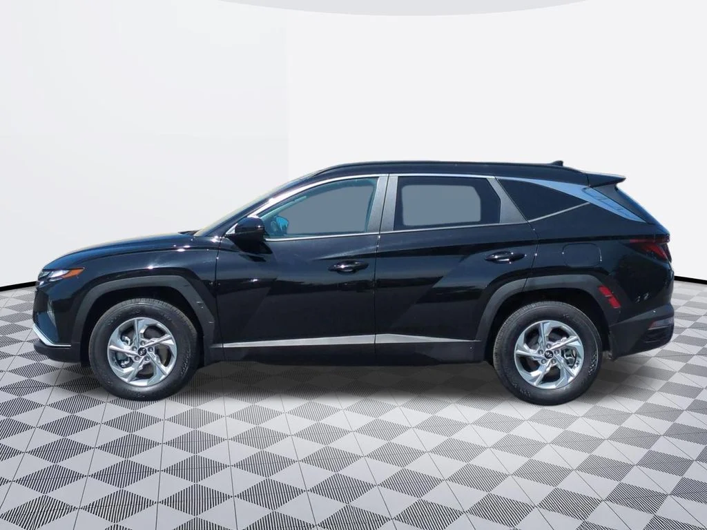 Used 2024 Black Pearl Hyundai SEL image 3