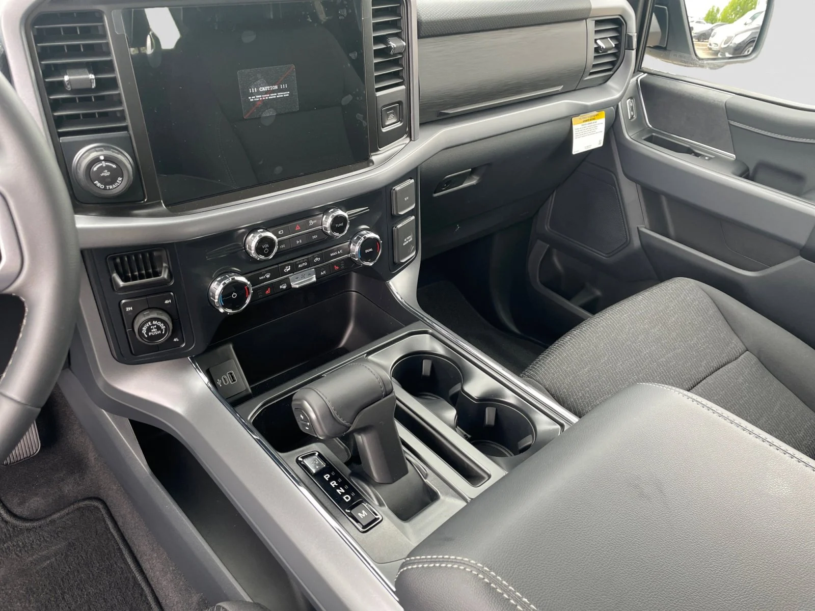 New 2026 Oxford White Ford XLT image 15