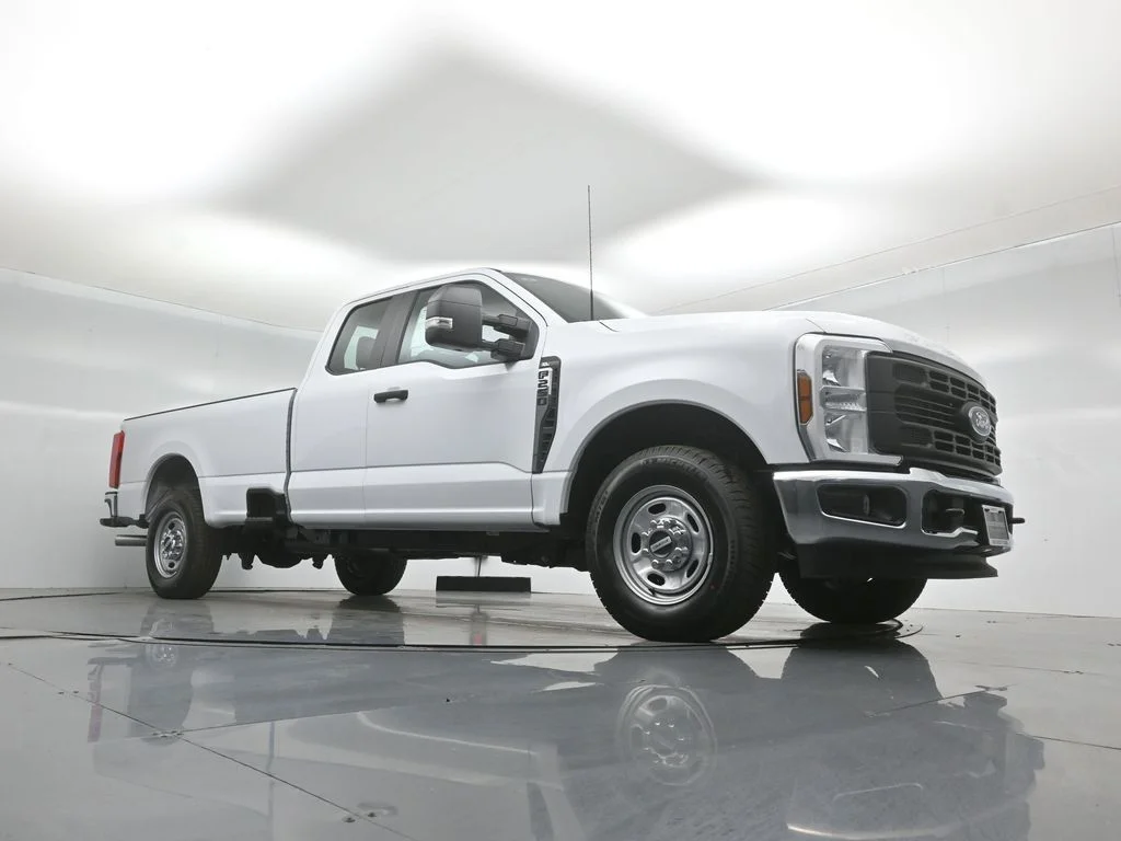 New 2026 Oxford White Ford XL image 40