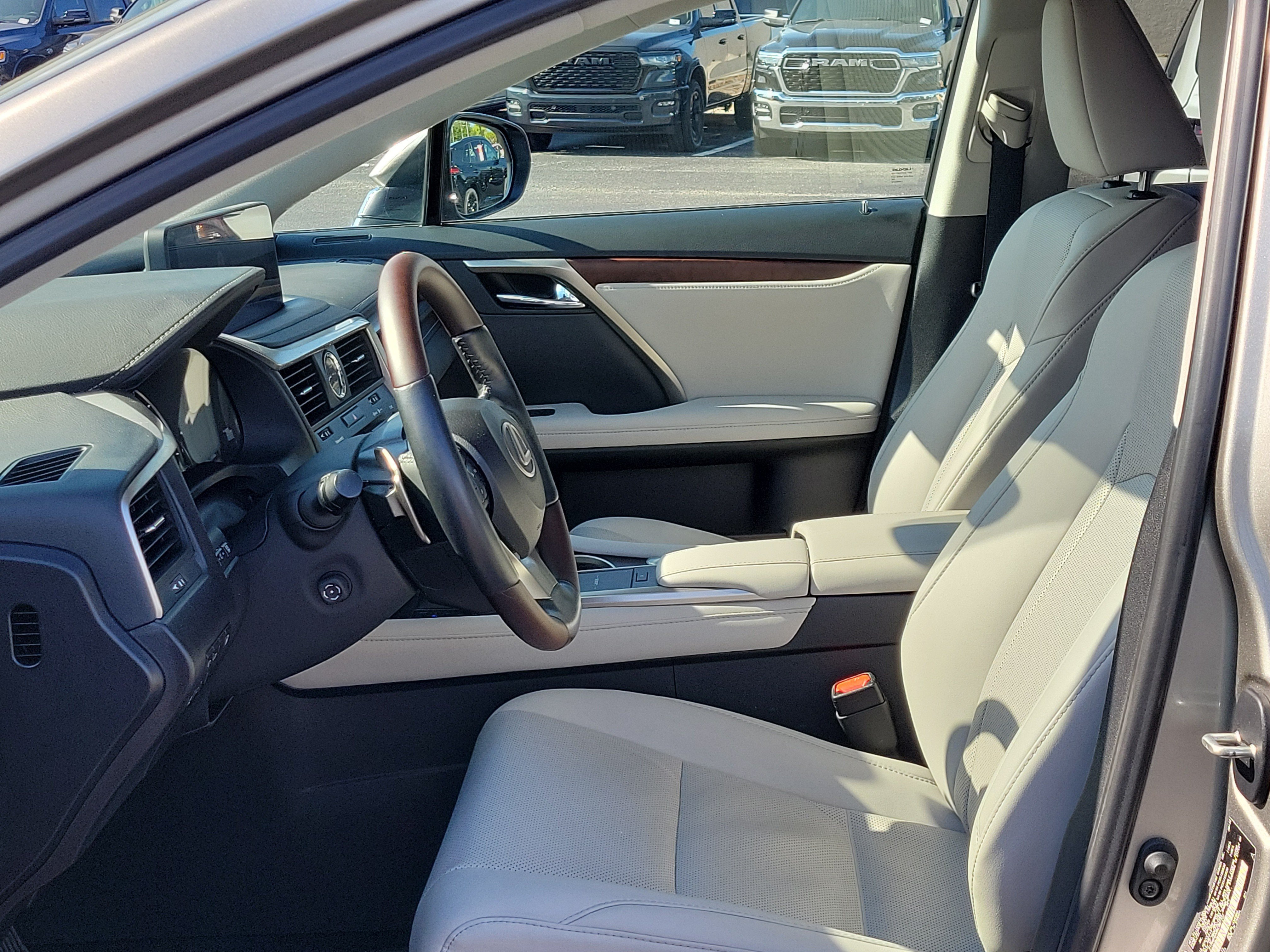 Used 2022 Silver Lexus 450h image 20