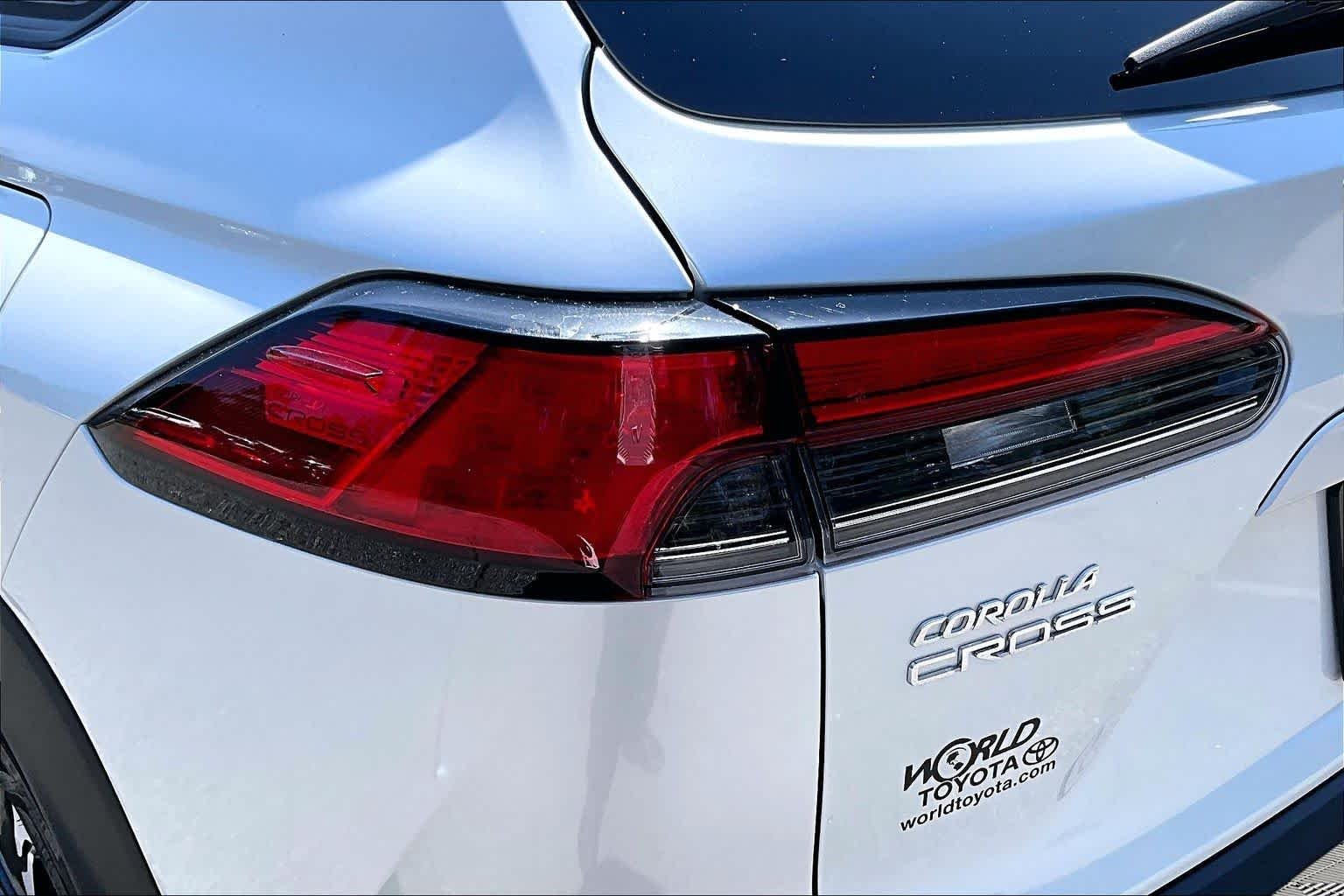 Used 2023 Wind Chill Pearl Toyota XLE image 29