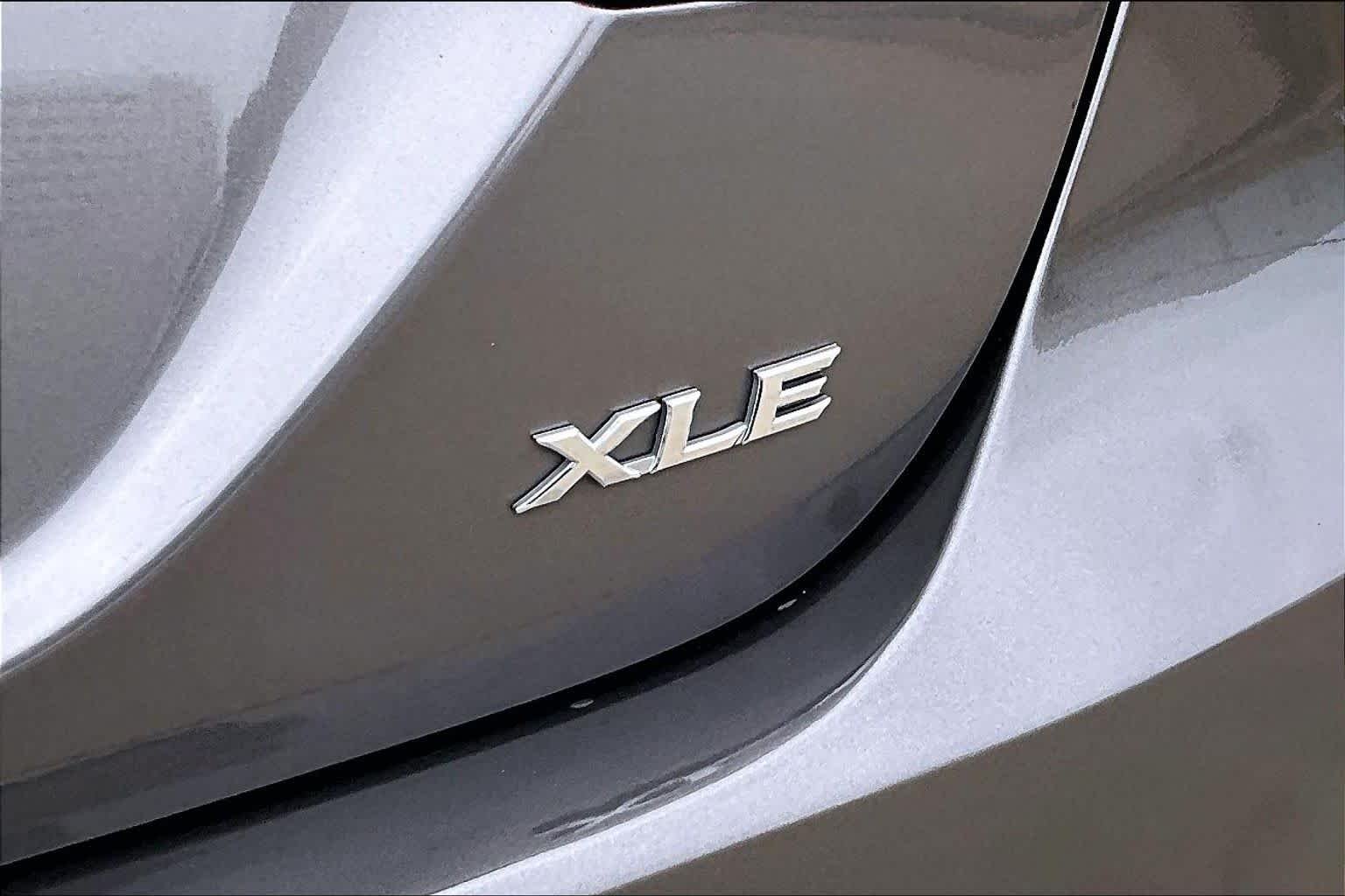 2023 Toyota Camry XLE - Photo 10