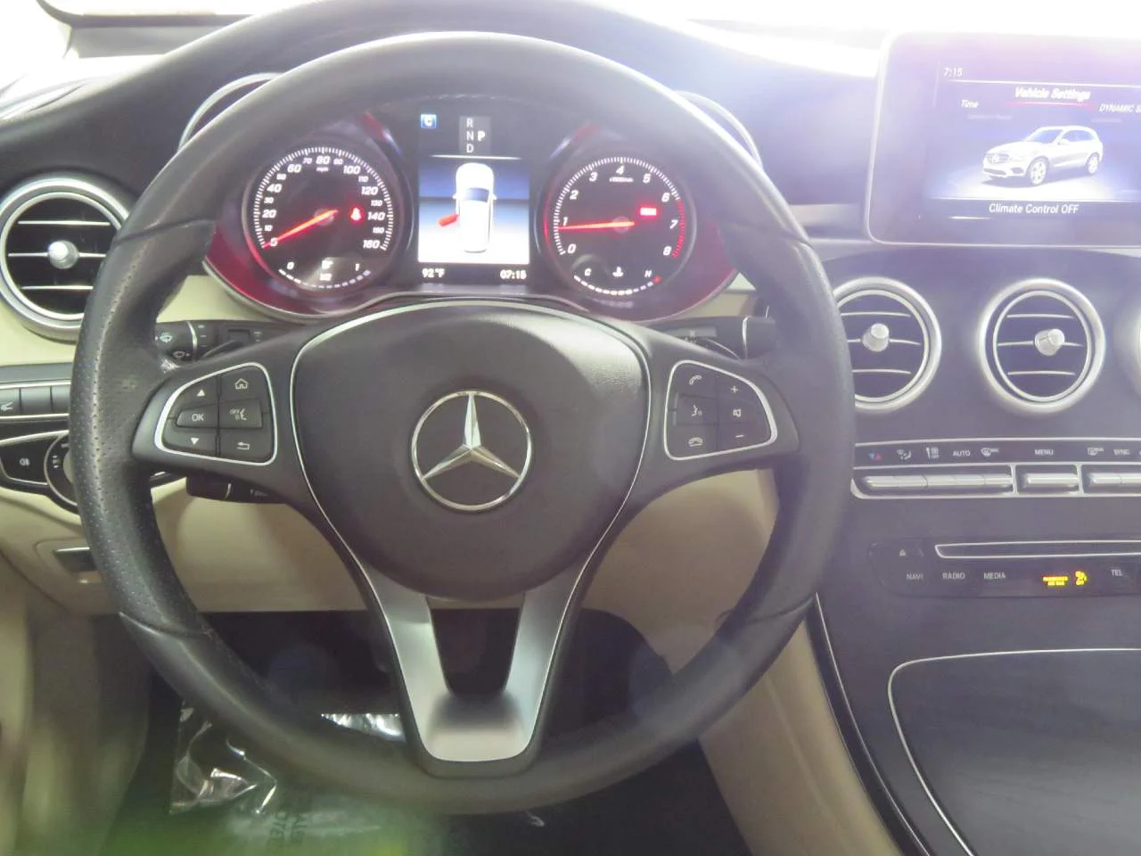 Used 2018 Lunar Blue Metallic Mercedes-Benz GLC 300 image 10