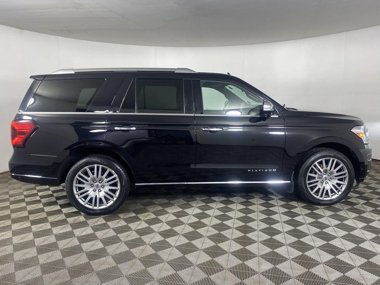 Used 2022 Agate Black Ford Platinum image 8