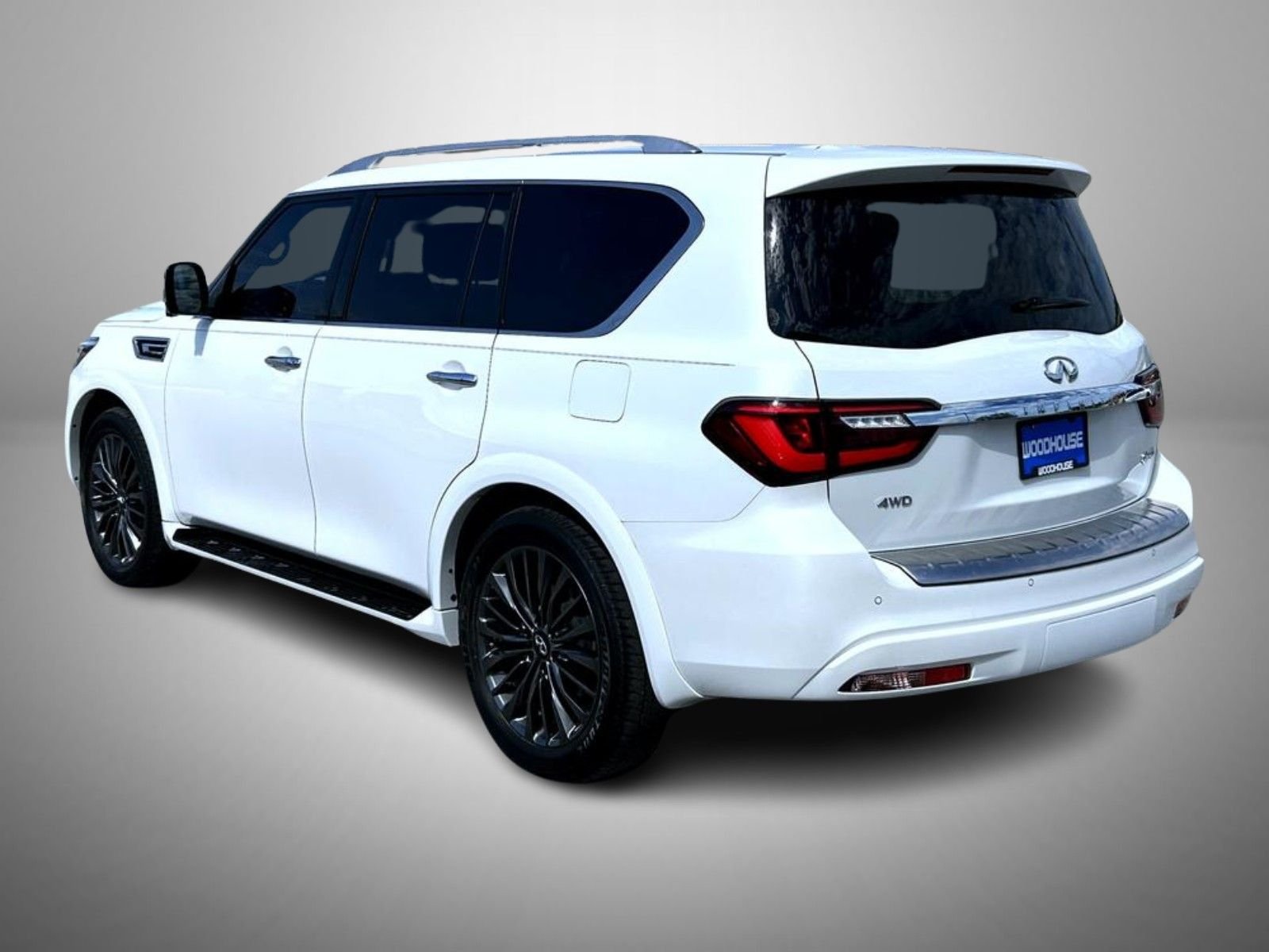 Used 2023 White INFINITI Sensory image 7