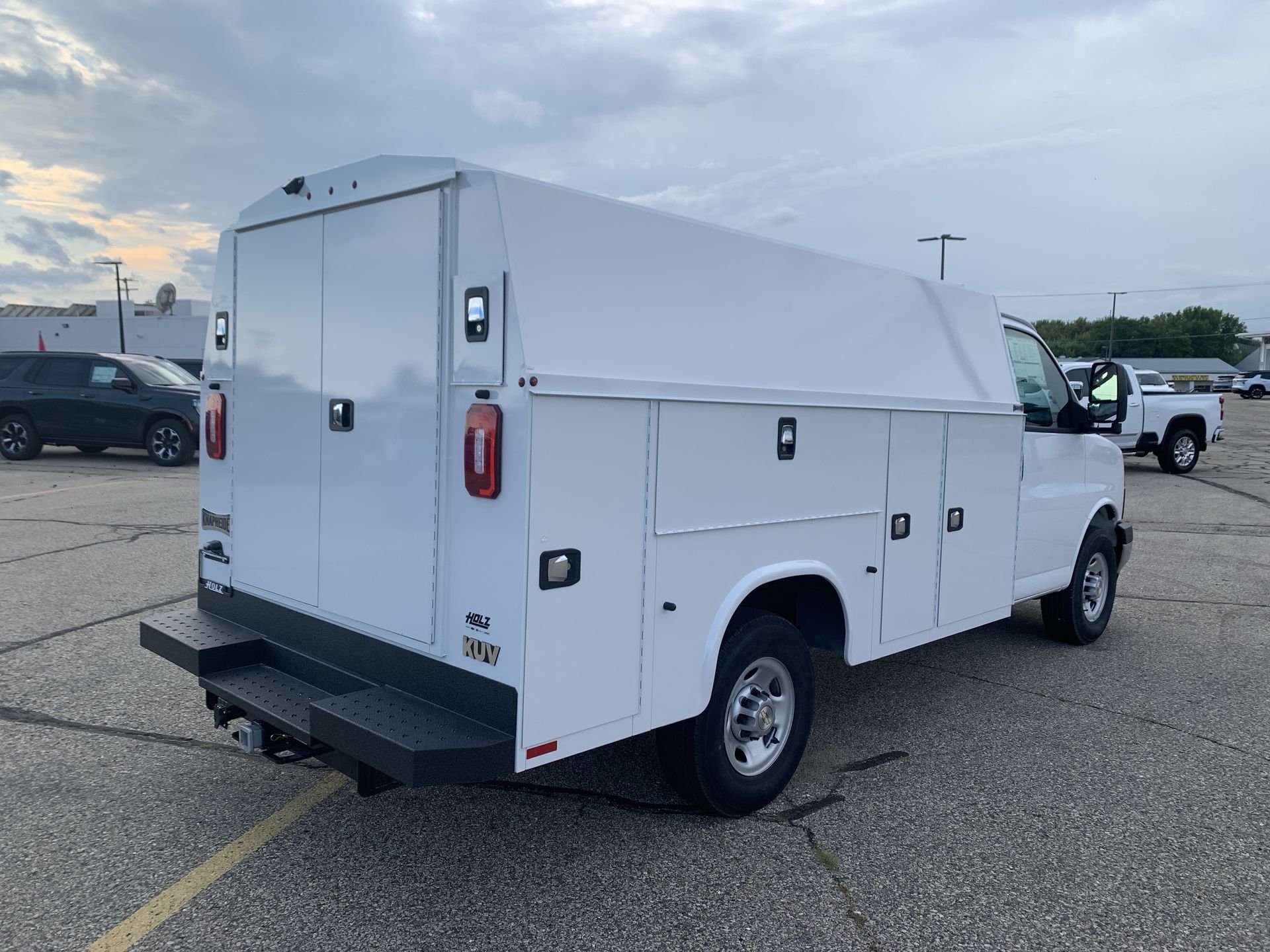 New 2025 Summit White GMC 1WT image 38