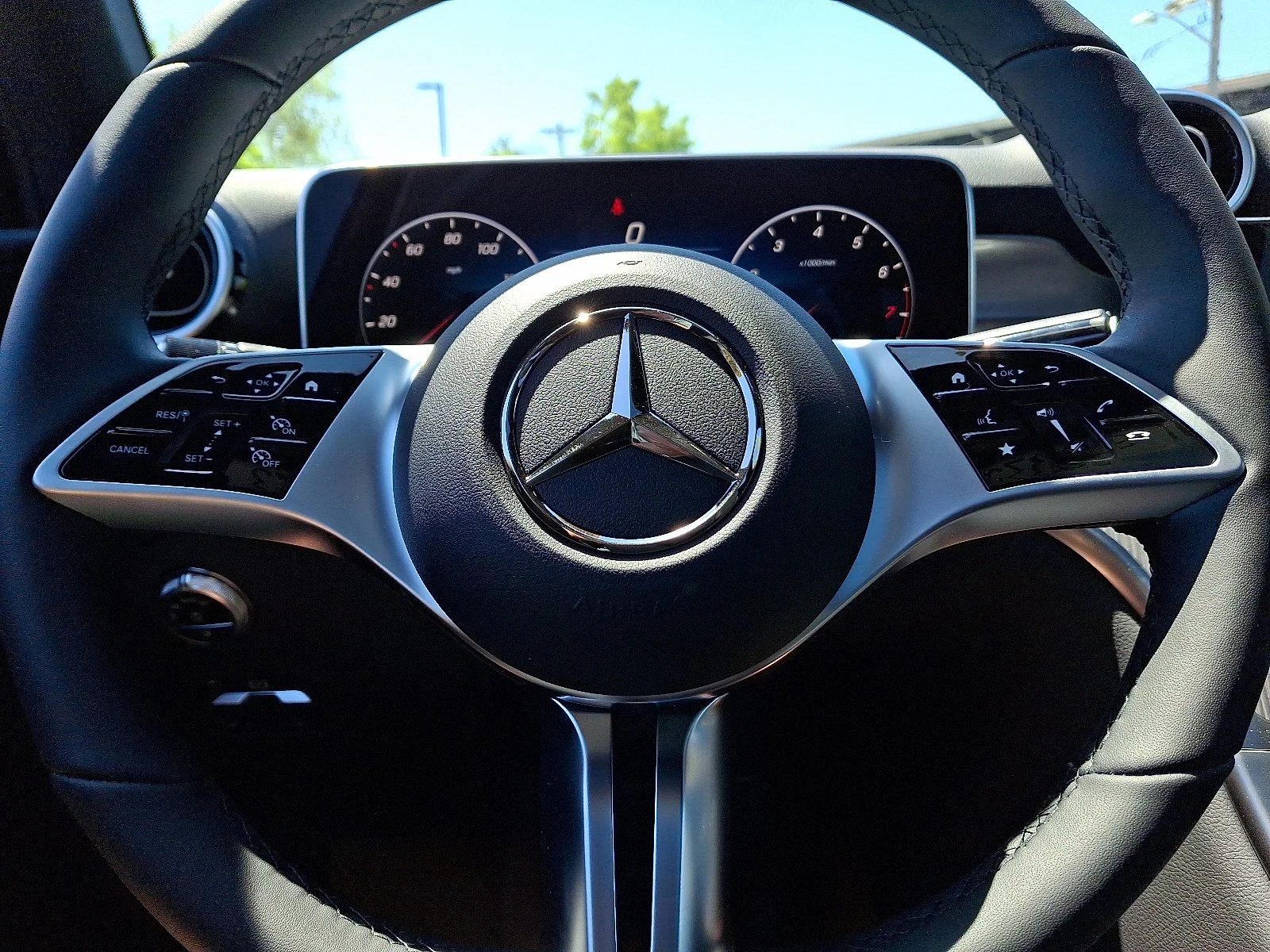 Used 2026 Polar White Mercedes-Benz GLC 300 image 12
