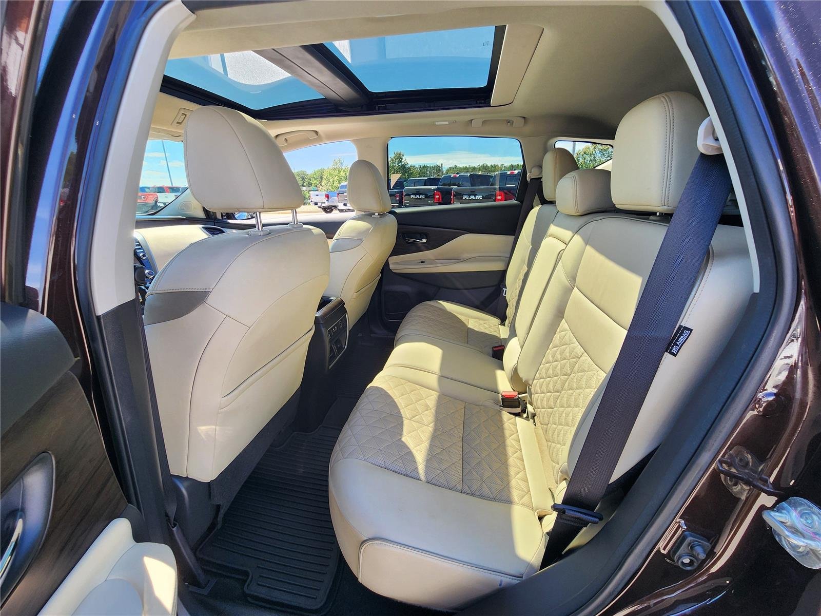 Used 2020 Mocha Almond Pearl Nissan Platinum image 12