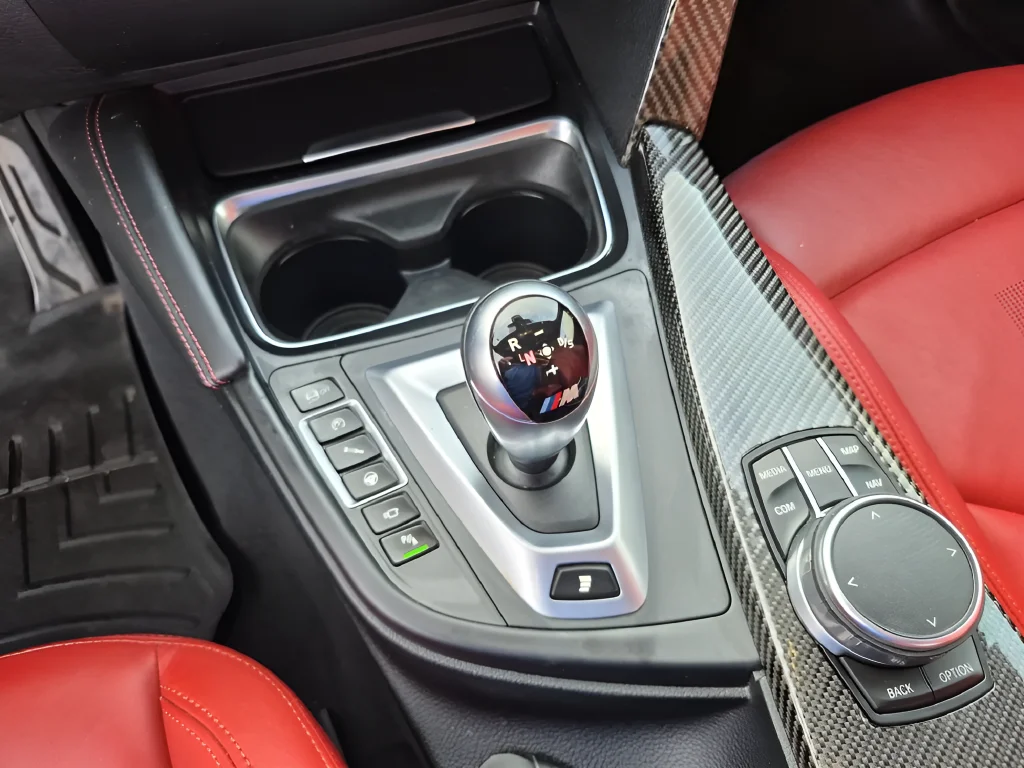 Used 2018 White BMW Base image 25