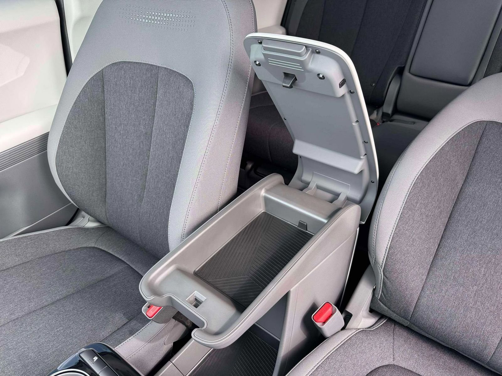 New 2026 Gray Hyundai SE image 37