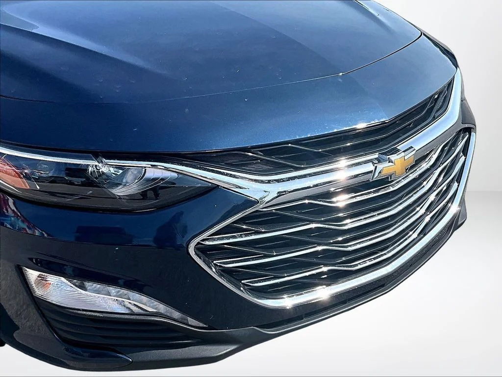 Used 2020 Blue Chevrolet LT image 28