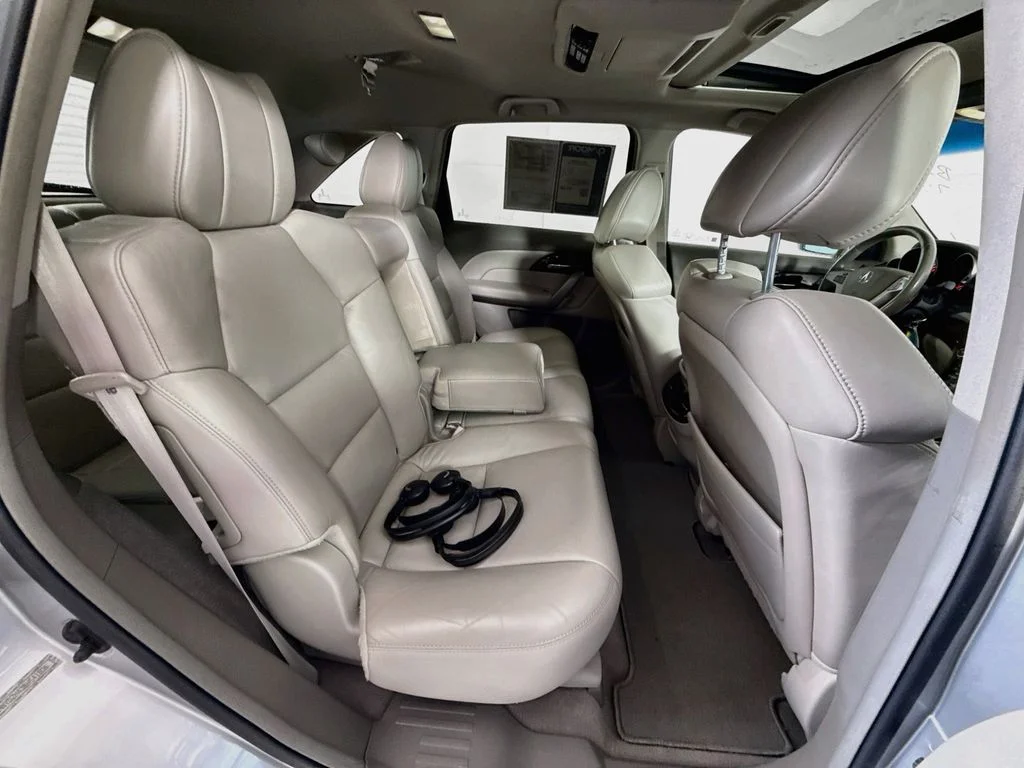 Used 2011 Silver Acura Tech/Entertainment Pkg image 30