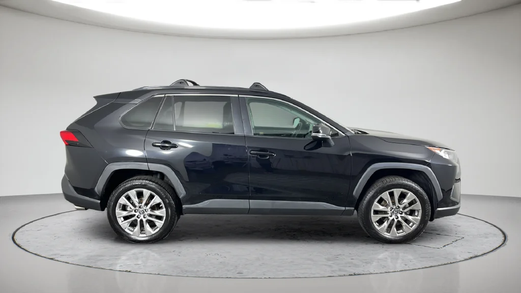 2019 Toyota RAV4 XLE Premium - Photo 6