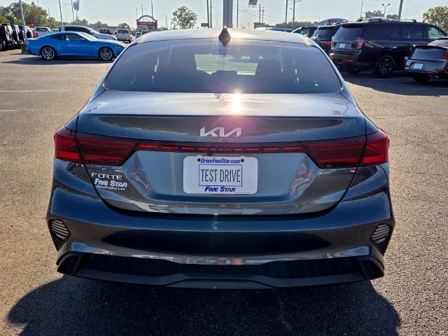 Used 2022 Gray Kia LXS image 6