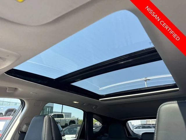 Used 2025 Red Nissan SL image 21