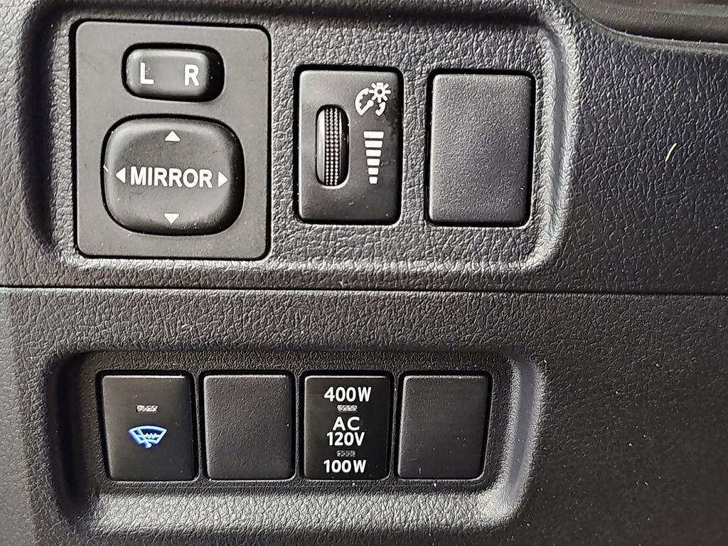 Used 2019 White Toyota SR5 Premium image 27