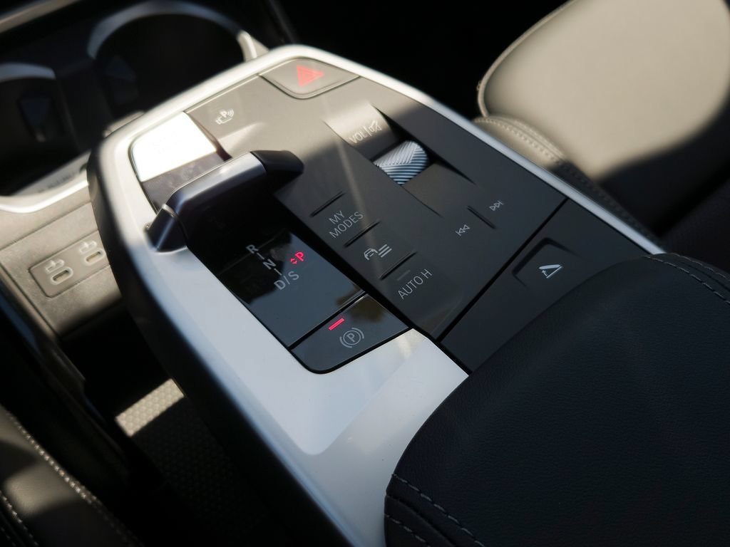 New 2026 Black Sapphire Metallic BMW xDrive28i image 9