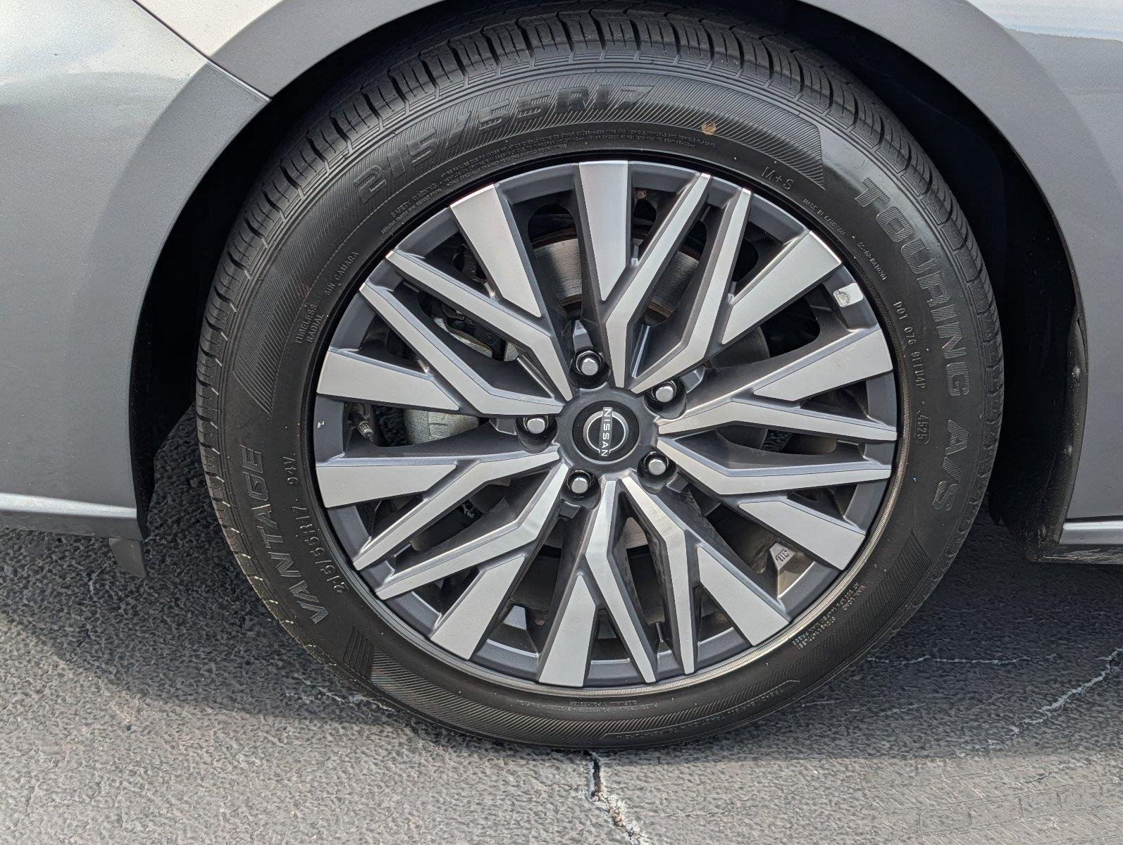 2025 Nissan Altima SV - Photo 9