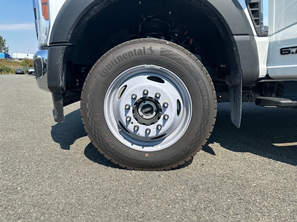 2025 Ford F-550 Super Duty Chassis Cab XL - Photo 15