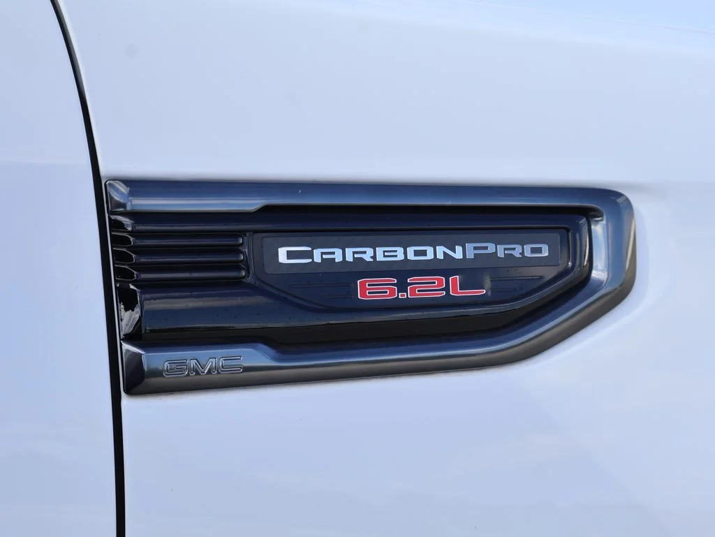 Used 2023 White GMC AT4 image 10