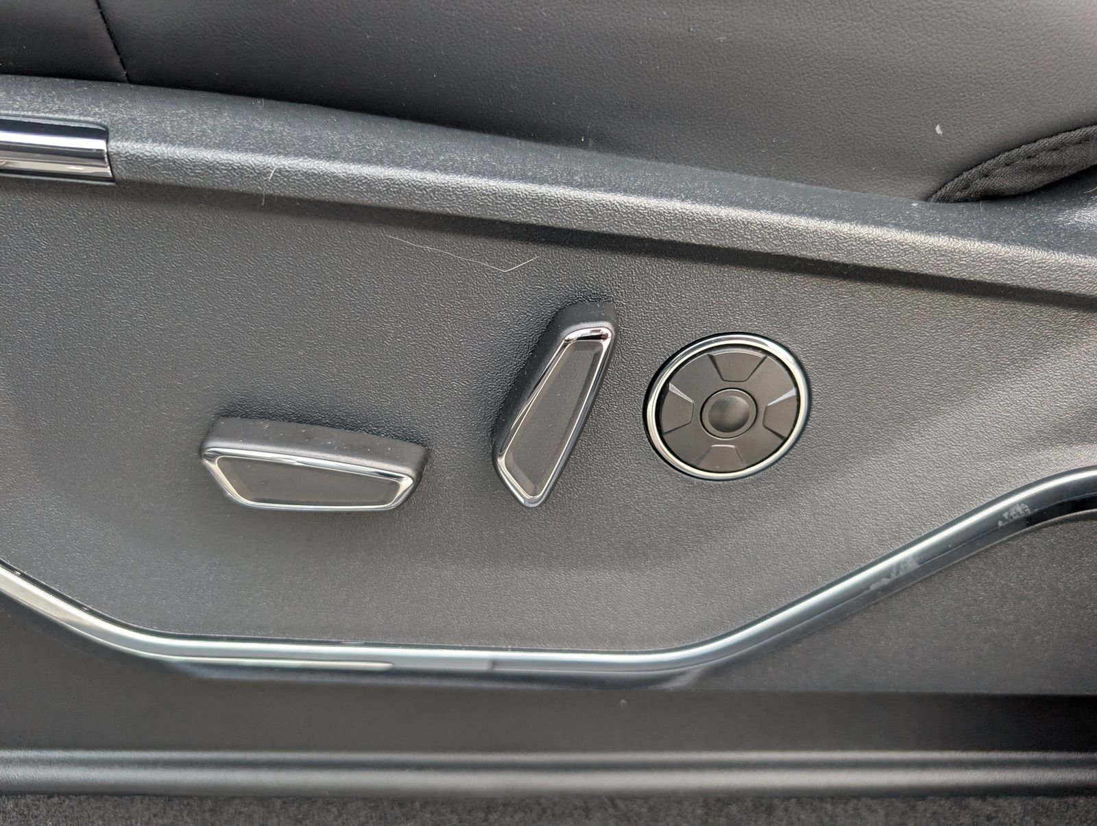 New 2026 Carbonized Gray Metallic Ford Platinum image 15