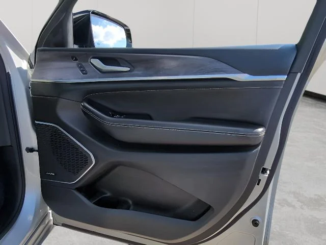 2022 Jeep Grand Cherokee Overland - Photo 51