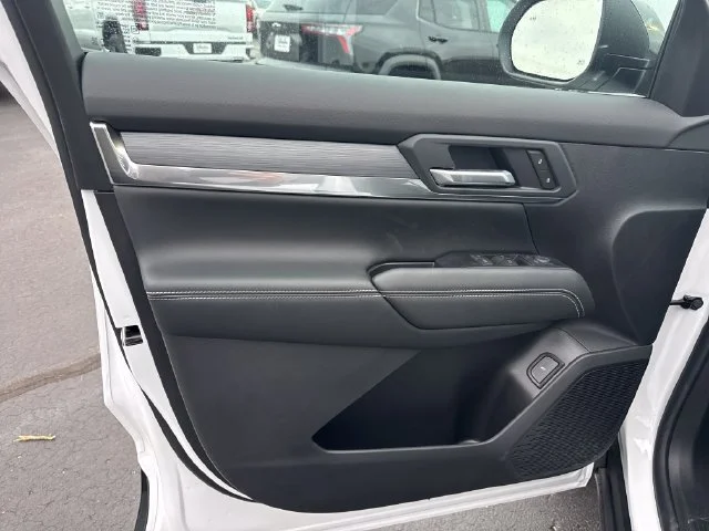 New 2027 Summit White GMC Elevation image 12