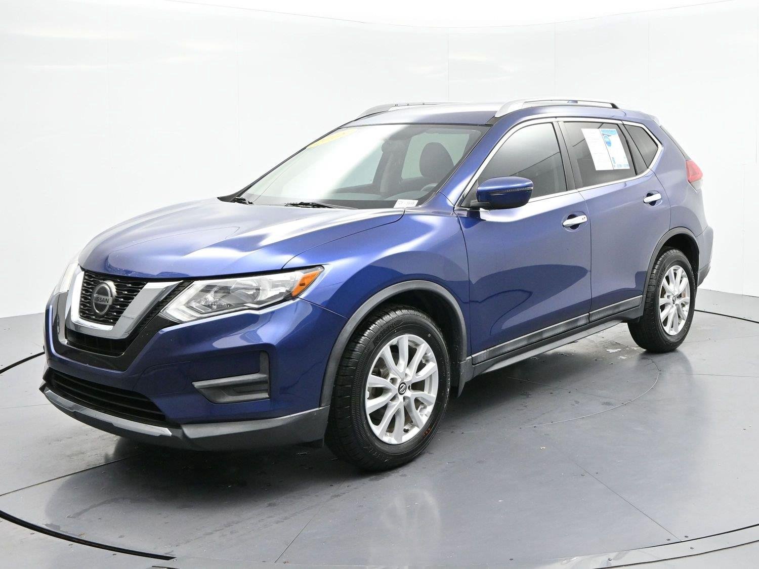 Used 2018 Caspian Blue Nissan SV image 3