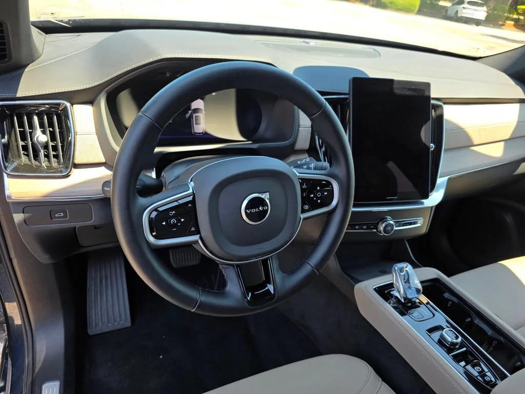 Used 2026  Volvo Plus image 14