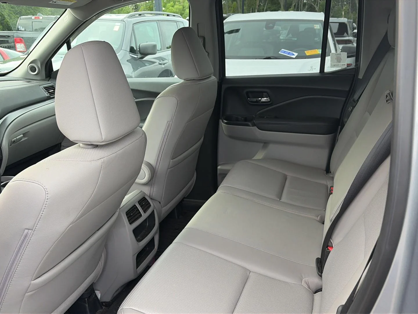 Used 2019 Lunar Silver Metallic Honda RTL image 6