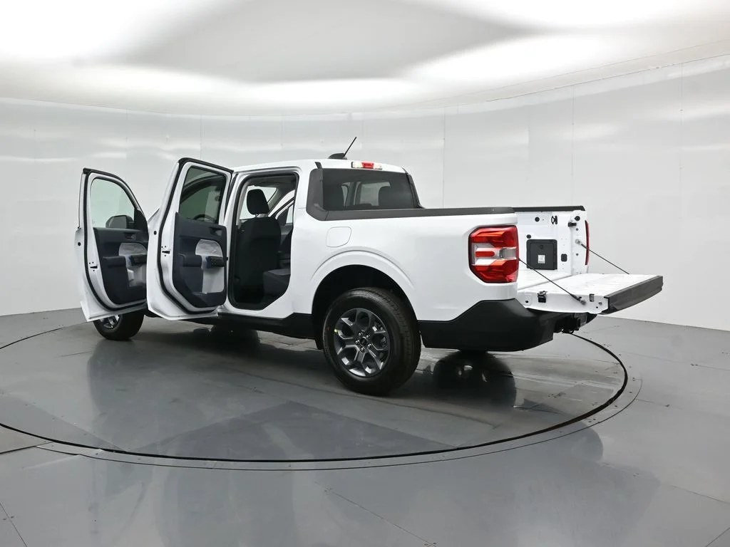 New 2026 White Ford XLT image 30