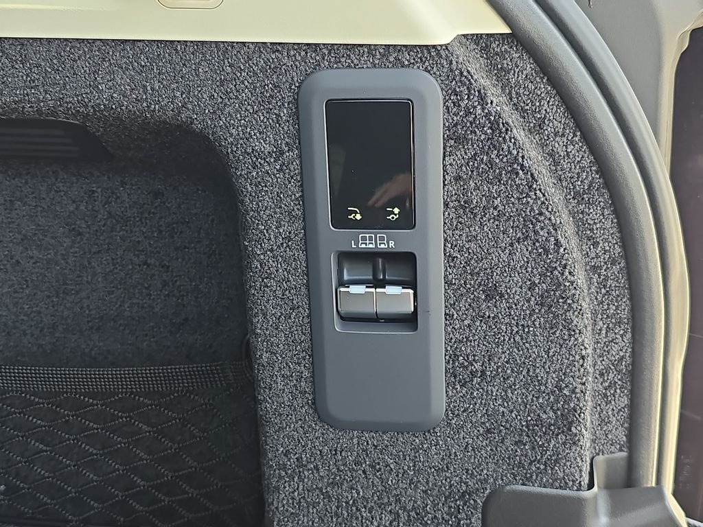 New 2026 Sunset Gold Satin Land Rover SE image 14